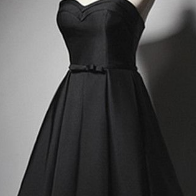 Classic Black Dress with Sweetheart..