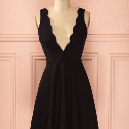 Black Short A-line Homecoming Dress Straps Satin..
