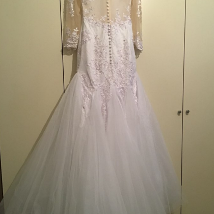 Vintage Long Sleeve Wedding Dress,see Through..