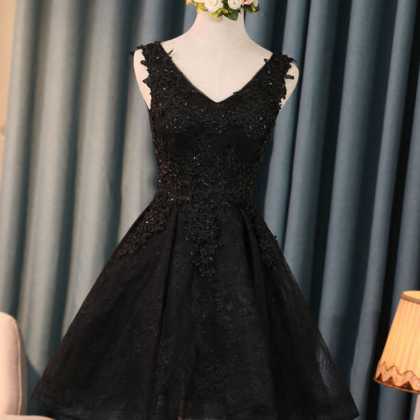 Black V-neck Homecoming Dresses, Short Lace..