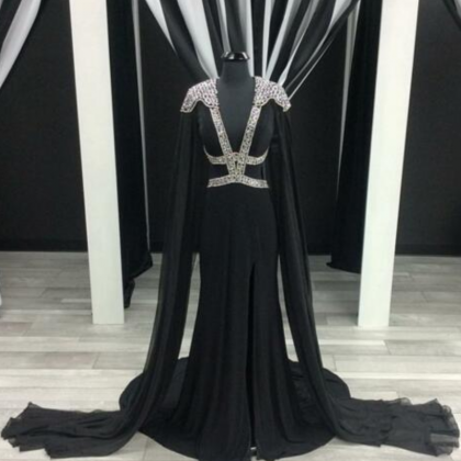 Edged Prom Dresses Short Sleeve V-neck Black..