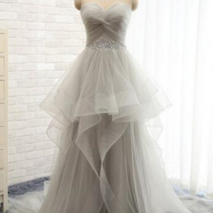 White Models Sleeveless Fashion Chiffon Dress..