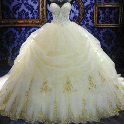 Luxury Ball Gown Sweetheart Appliques Cathedral..
