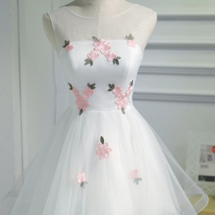 White Tulle Short Homecoming Dresses With Applique