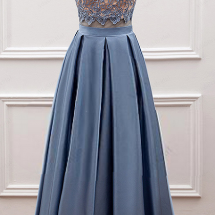 Two-piece Formal Dress Featuring Lace High Halter..