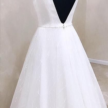 Adore Outfit Fashion V Neck White Wedding Dress..