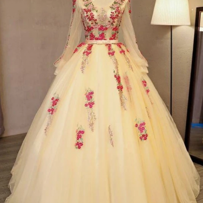 Beautiful Light Yellow Long Sleeves Quinceanera..