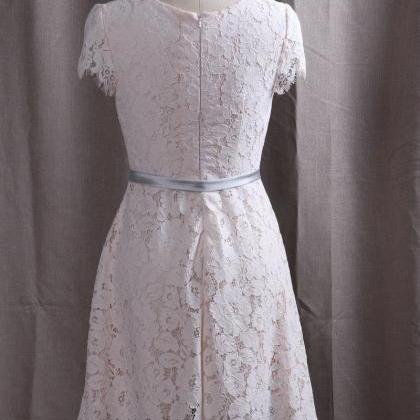 Elegant Lace Cap Sleeves Wedding Party Dress With..