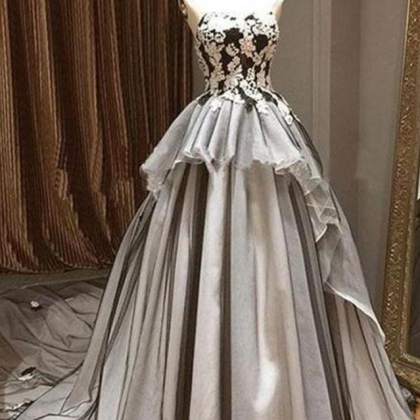 Strapless Ball Gown Lace Appliques Chapel Train..