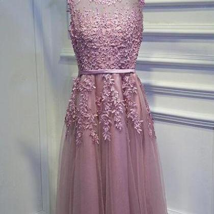 Lovely Beaded And Applique Cute Tea Length Tulle..