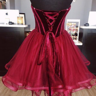 Sweetheart Wine Short Homecoming Party Dress