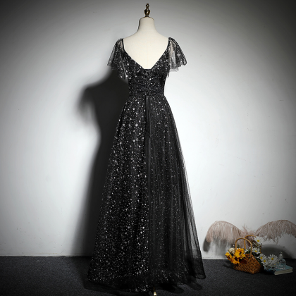 V-neck Short-sleeved Dress Black Evening Dress..