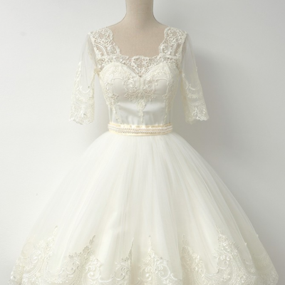 A-Line Square Knee-Length Half Sleeves Ivory Tulle Bride Wedding Dress with Beading Lace Appliques