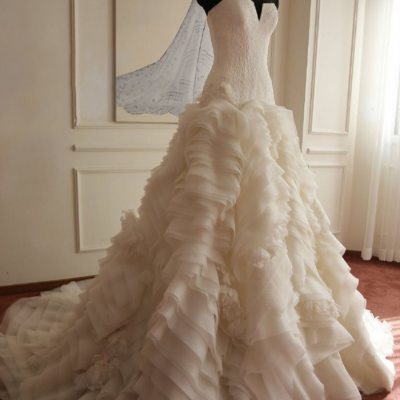 Elegant Ball Gown Puffy Wedding Dress,Sweetheart Neck Ivory Wedding Dress