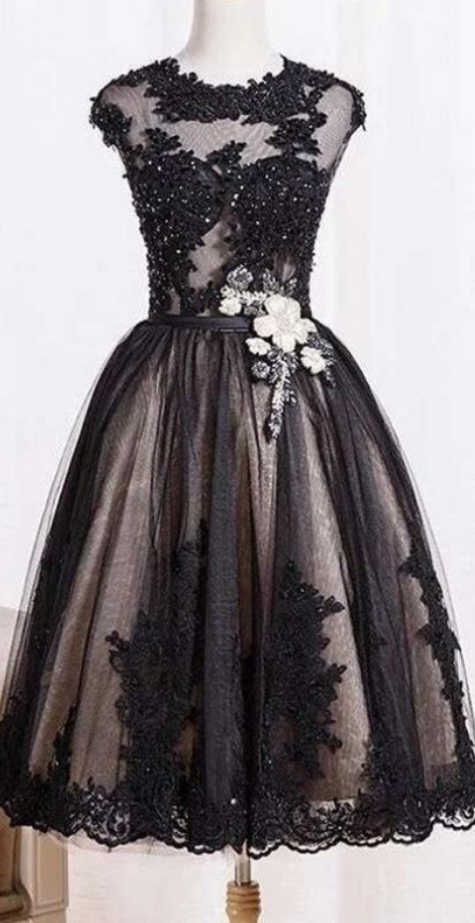 Black Lace Tulle Zipper Back A-line Handmade Homecoming Dresses