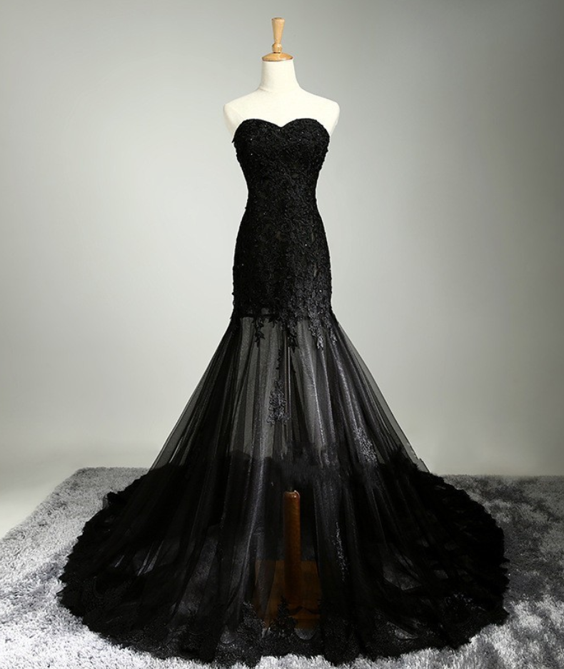 Black Sweetheart Floor-length Mermaid Evening Dress With Lace Appliqués