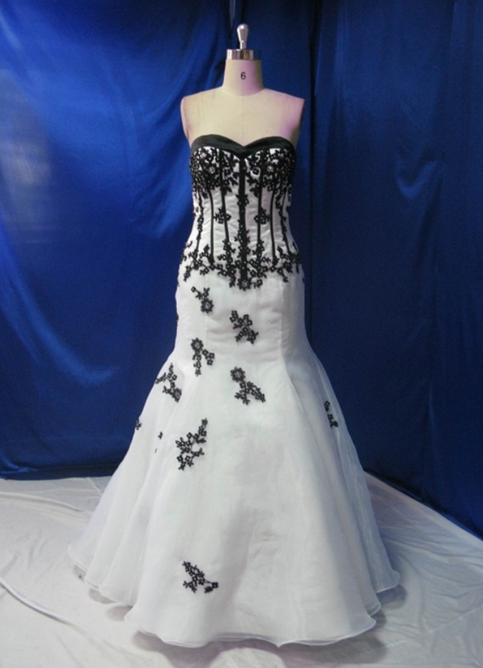 Elegant Real Image Gothic Purple Wedding Dresses Vestidos De Novia Mermaid Sweetheart Appliques Beads Bridal Gowns