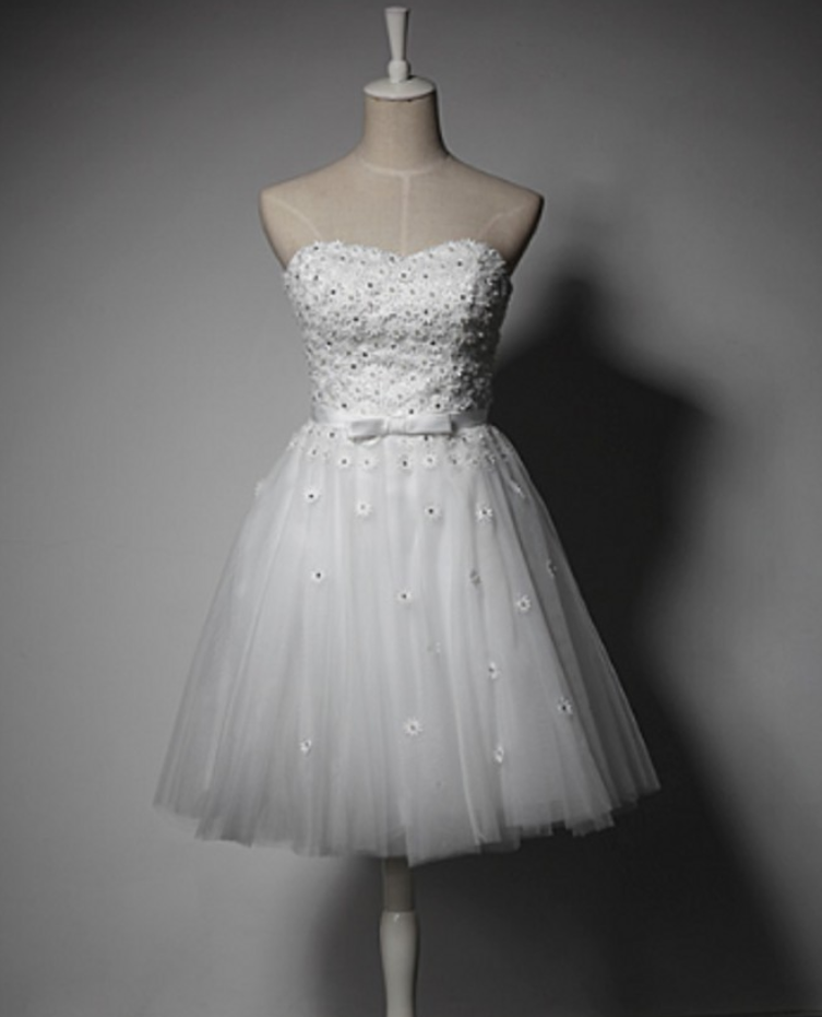 Sweet White Ruffled Hollow Small Pattern Button Waist Mini 17th Birthday Homecoming Dress cc4598
