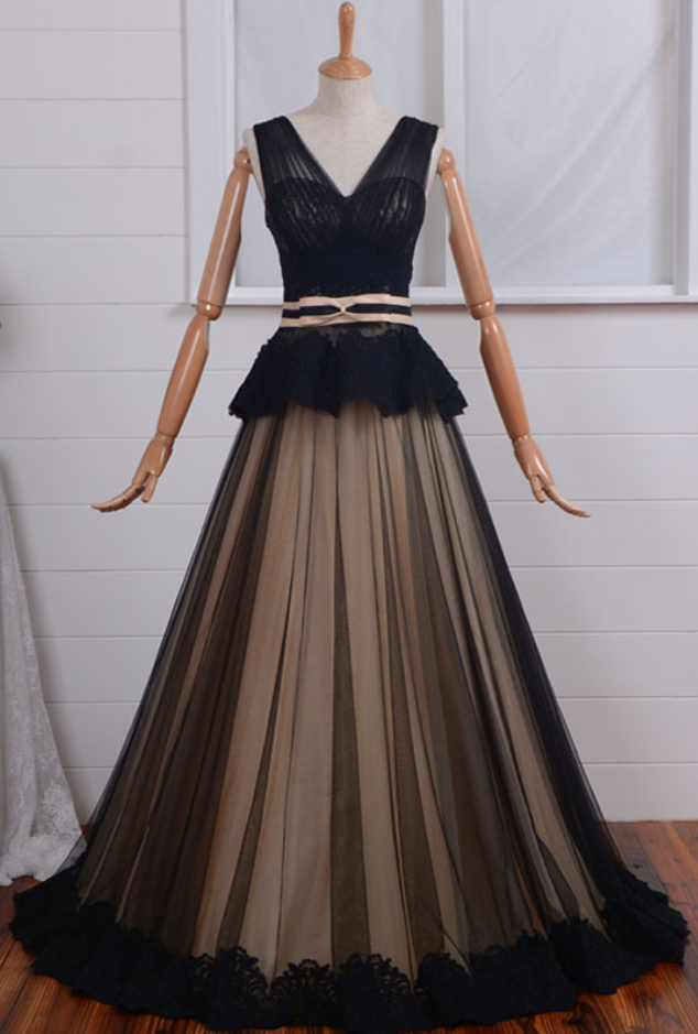 Prom Dresses Black Tulle And Applique Wedding Gowns ,cute V Neck Dress For Wedding Party In Stock,latest Simple Bridal Dresses Affordable