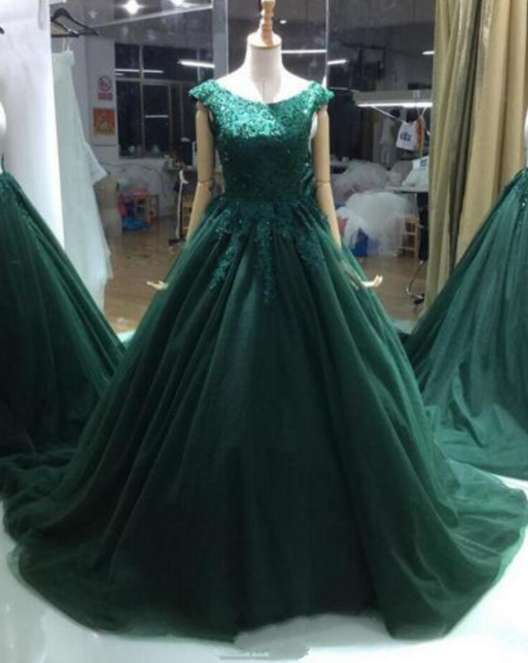 Designer Lace Backless Ball Gown Appliques Sexy Prom Dress Court Train Beading Sequins Formal Prom Dresses