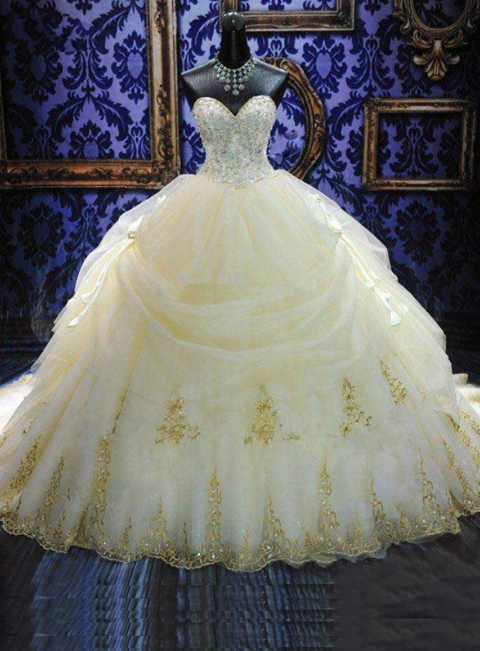 Luxury Ball Gown Sweetheart Appliques Cathedral Wedding Dress Bridal Gowns