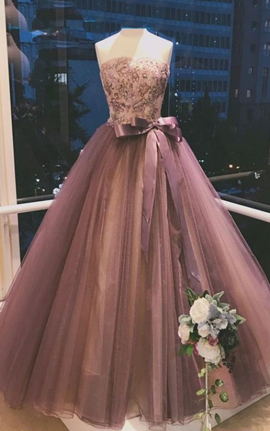 Glamorous Ball Gown Prom Dresses Strapless Embroidery Bowknot Sexy Beautiful Prom Dress