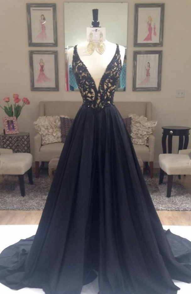 Black Prom Dress Deep V Neckline,long Homecoming Dress, Back To School Party Gown