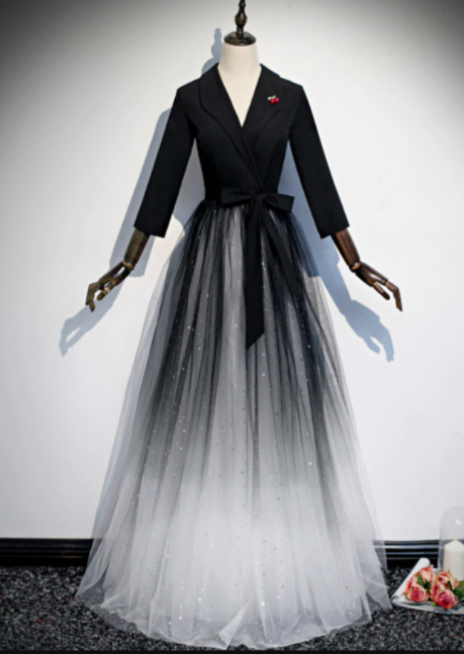 A-line Black Tulle V-neck Long Sleeve Prom Dress