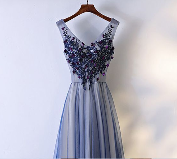 Unique Navy Blue Long Tulle Prom Dress V-neck Sleeveless Prom Dresses
