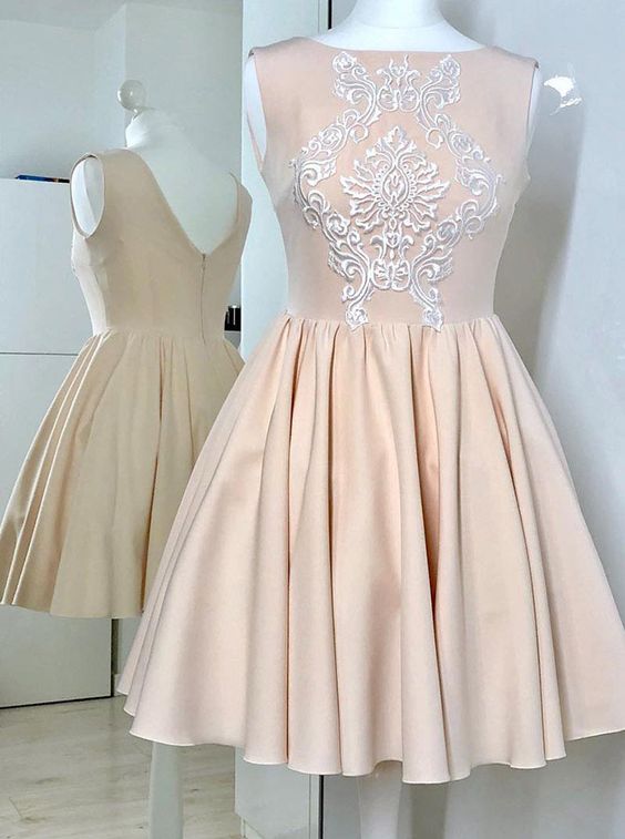 Champagne Sleeveless Ruched Homecoming Dress With Appliques