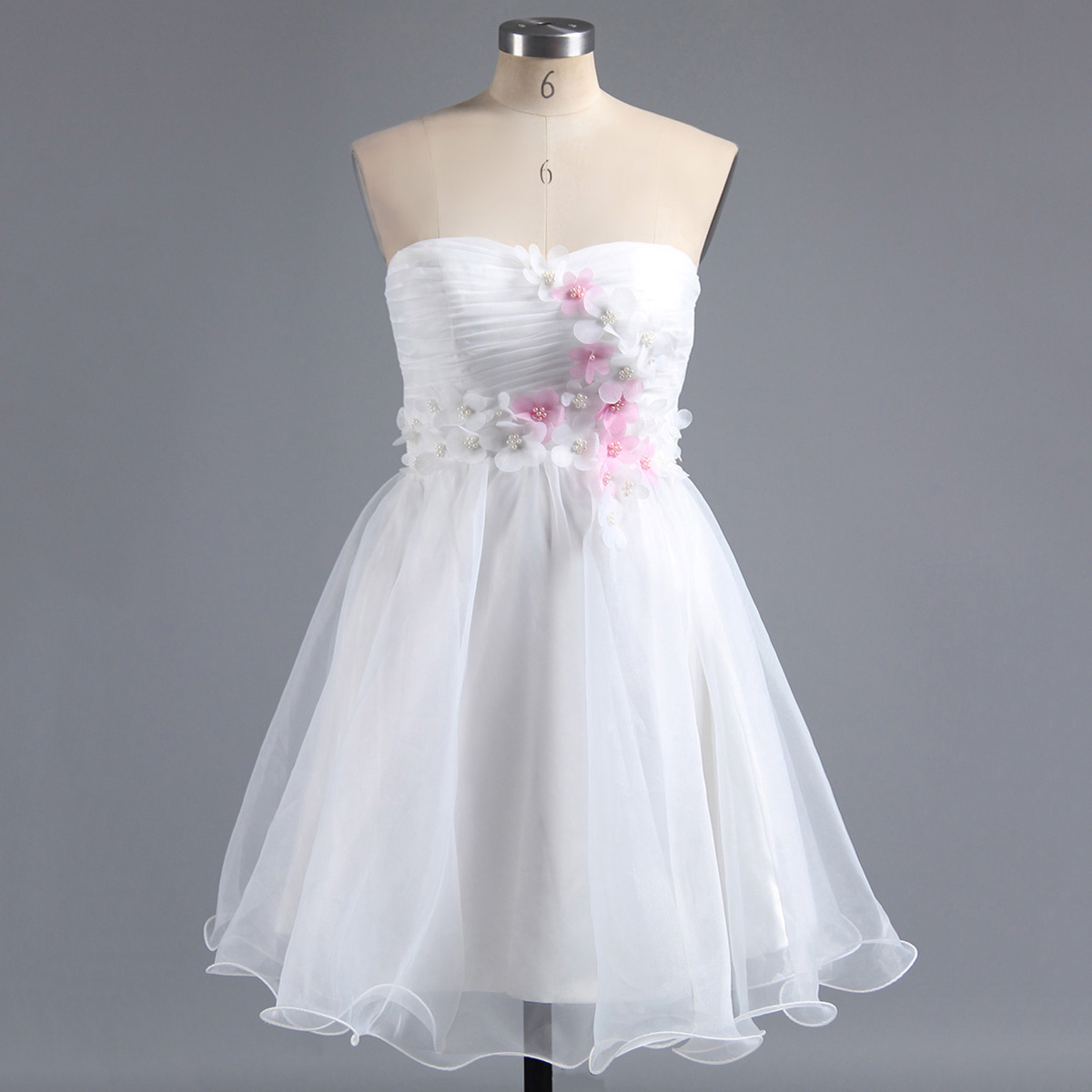 White Sweetheart Homecoming Dress With 3-d Appliques, Floral Short Homecoming Dress, Sweet Organza Homecoming Dress With A Ribbon