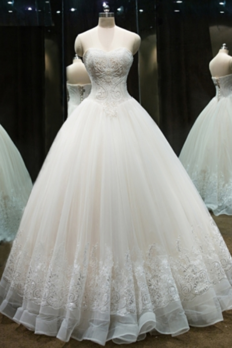 Sweetheart Beaded Appliques Ball Gown Wedding Dresses