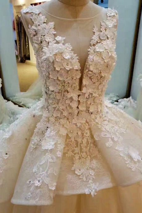 Wedding Dresses , Wedding Dresses ,lace Appliqued And Flowers Chapel Train Wedding Dresses