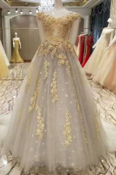 Sexy A-line Lace Gray Wedding Dress Romantic Robe Appliques Beaded Bride Dresses