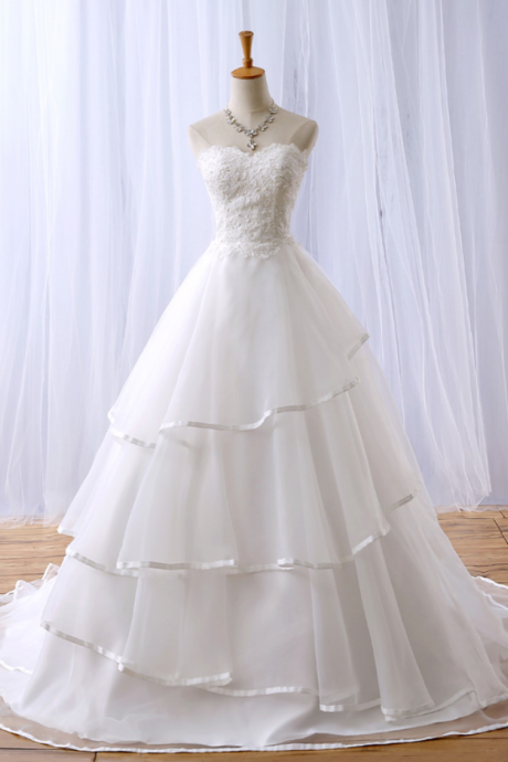 Sweetheart Tiered Tulle A-line Wedding Dress Featuring Lace-up Back