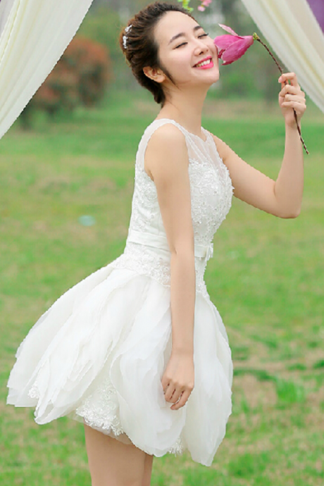 A Line White Homecoming Dresses Zipper-up Sleeveless Appliqued Sweetheart Neckline Mini Homecoming Dress