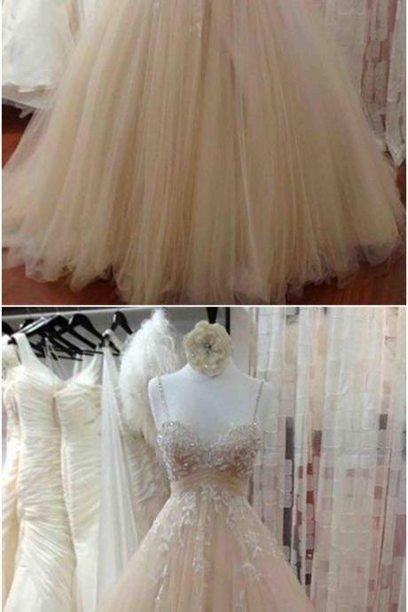 Champagne Tulle Lace Applique Sequins A-line Prom Dress With Straps