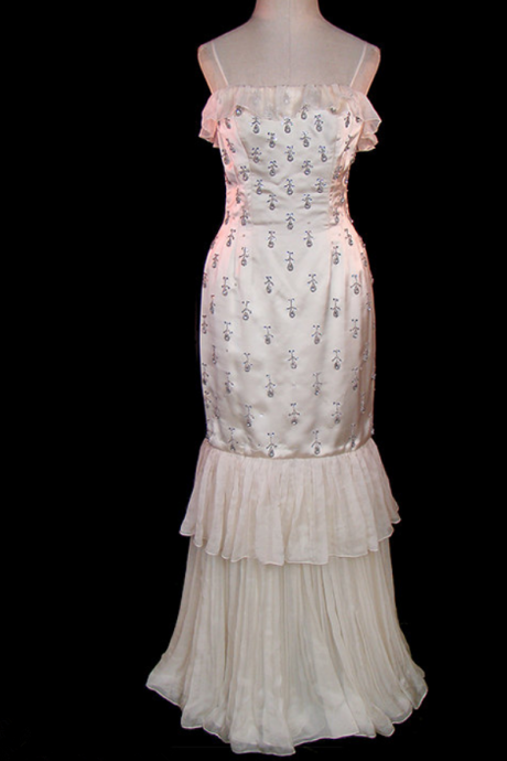 Elegant Gothic Wedding Dresses Vestidos De Novia Mermaid Ivory/white Spaghetti Straps Embroidery Beads Satin Bridal Gowns