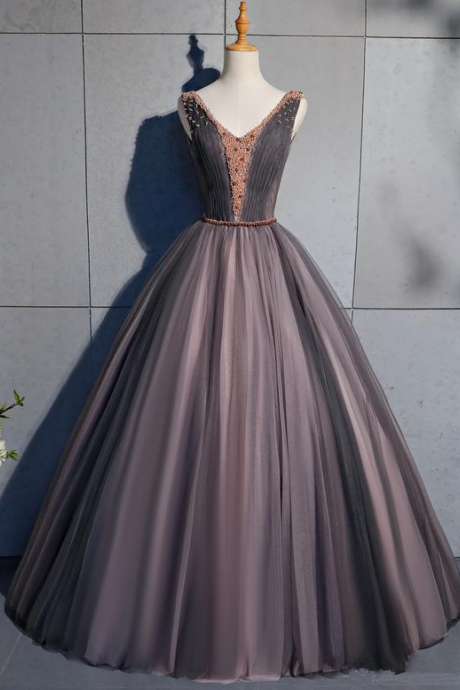 Sexy V-neck Lace Beading Ball Gown Quinceanera Dresses Sequins Lace Up Sweet 16 Dresses Debutante 15 Year Party Dress