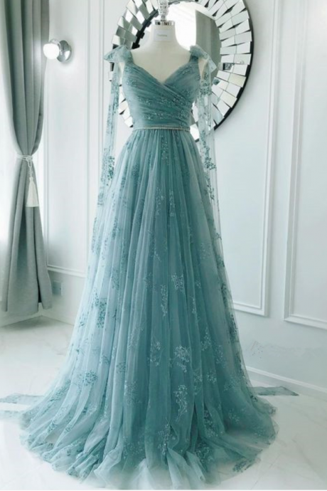 A Line Long Sleeve Tulle Long Appliques Prom Dress