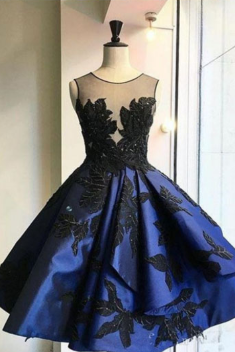 Charming Royal Blue Homecoming Dresses,homecoming Dresses With Black Appiques,cute Short Prom Gown,juniors Homecoming Dresses